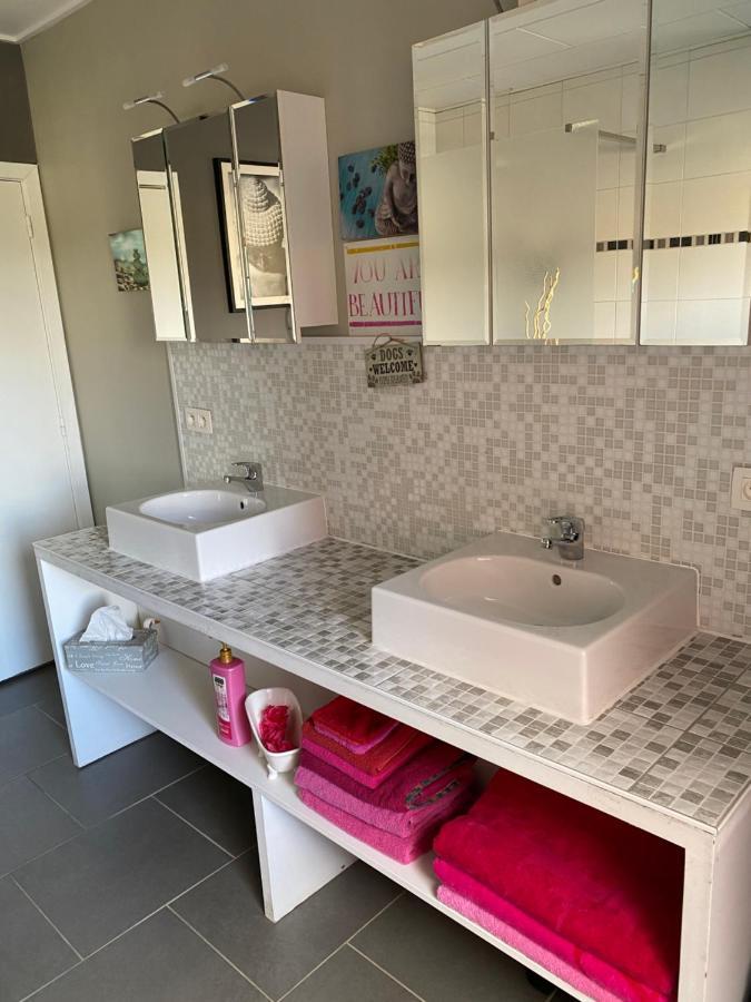 Homestay Mimi'S Rental Брюгге Экстерьер фото